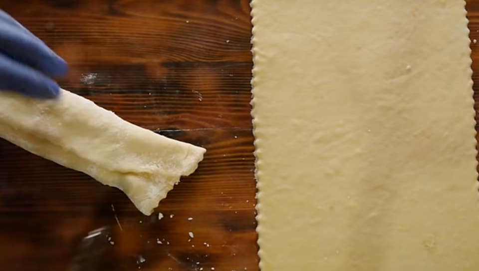Γεμιστά μπαστουνάκια με τυρί κρέμα και φέτα... 4