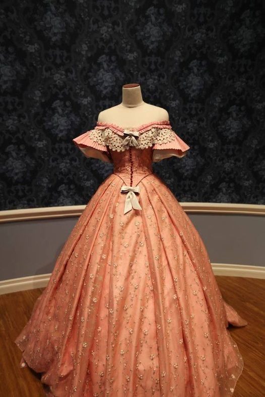 Πολύ όμορφο και υπέροχο φόρεμα του 1850 !!!!... 3