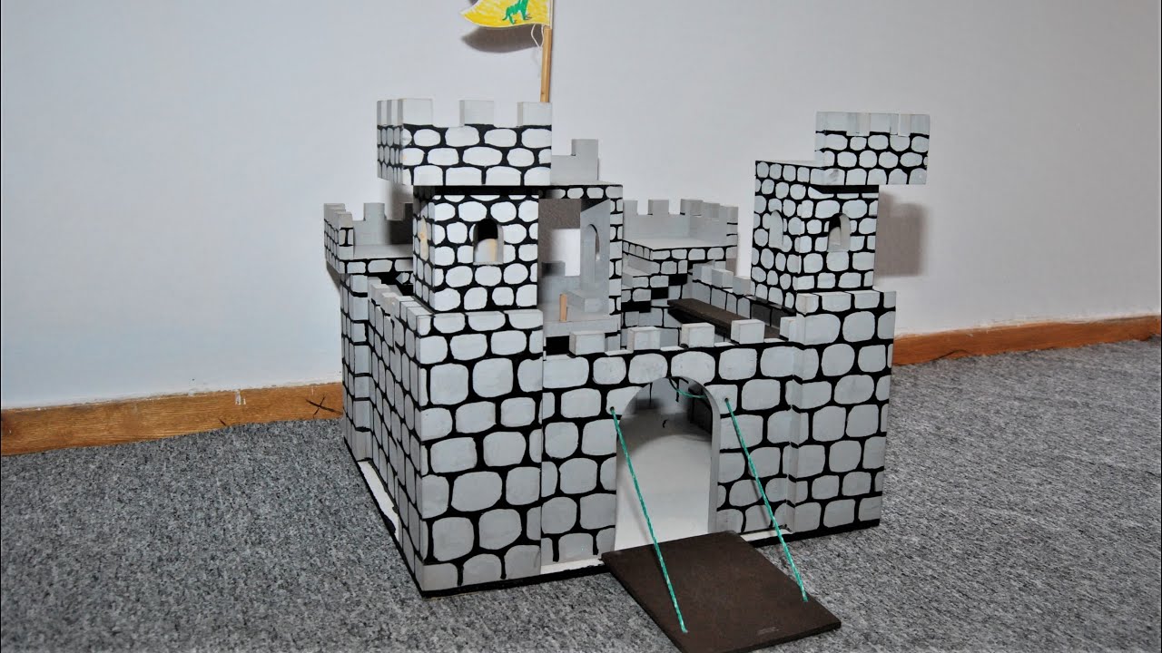 Slide show με την κατασκευή κάστρου για παιχνίδι, με την συμμετοχή όλης της οικογένειας.
