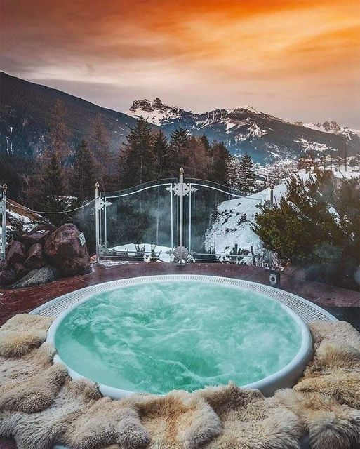Sunset from a hot tub in the Italian alps : /adrianbaias... 4