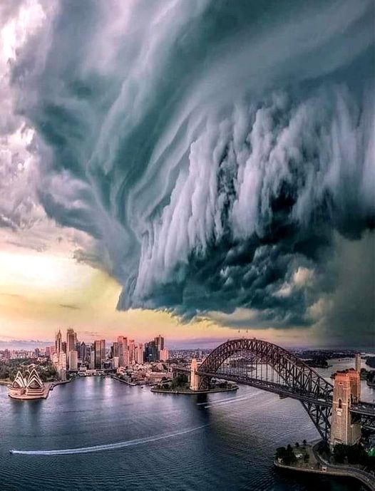 Πριν την καταιγίδα. Σίδνεϊ, Αυστραλία.... 2