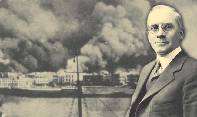 Τον Σεπτέμβριο του 1922 η Σμύρνη παραδόθηκε στις φλόγες και χιλιάδες κάτοικοι σφ... 1