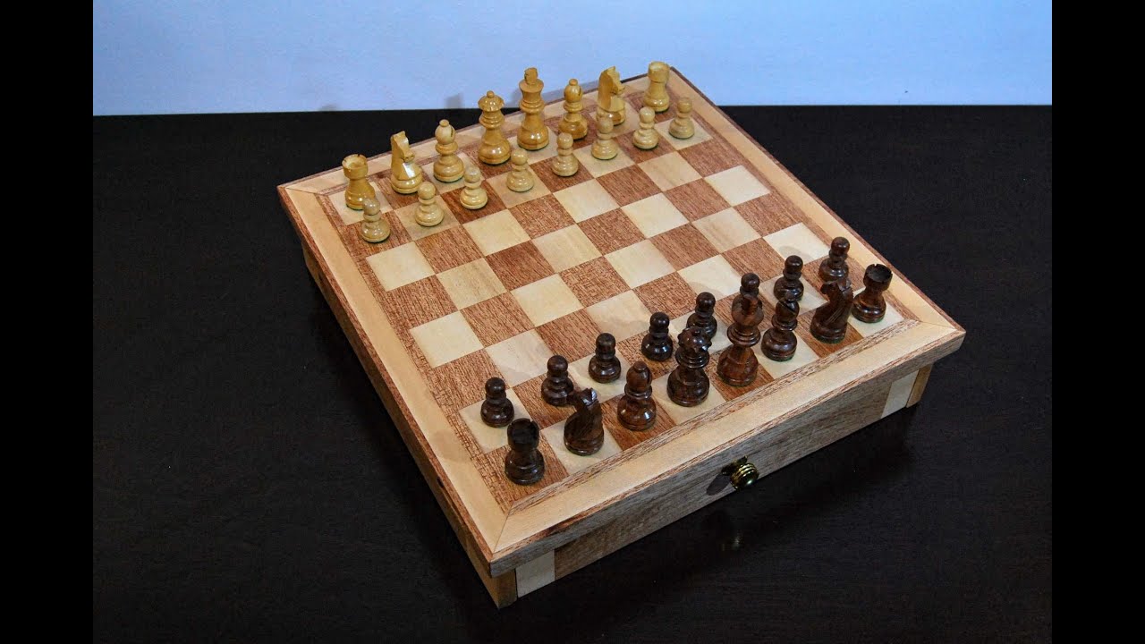 Σκακιέρα από niangon και φλαμούρι. Τα στάδια της κατασκευής από Empnoia.