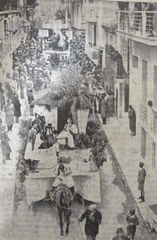 Το 1899: Ο Καρνάβαλος πρωτοεμφανίζεται στην Αθήνα !!!! Σπάνια φωτό !!... 4