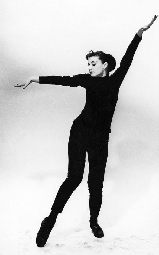 Audrey Hepburn photographed by Richard Avedon.... 3
