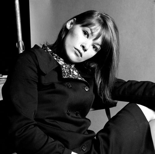 Happy Birthday to Actress Glenda Jackson who turns 85 today! Pictured here back... 1
