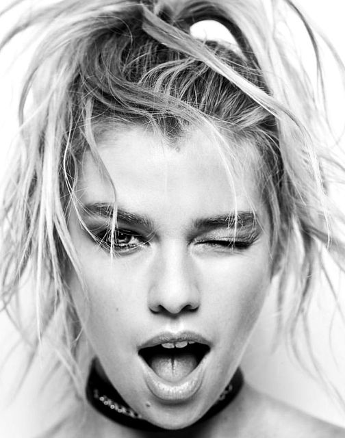 Happy Birthday to Model Stella Maxwell who turns 31 today!... 5