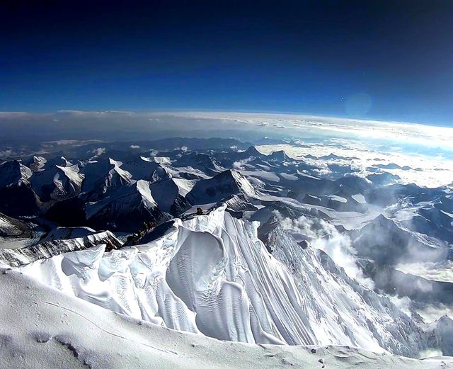 Η θέα από την κορυφή του κόσμου, το όρος Έβερεστ.... 2
