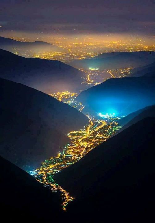 Μαγεία.. Η κοιλάδα των φώτων στην Ιταλία!... 1
