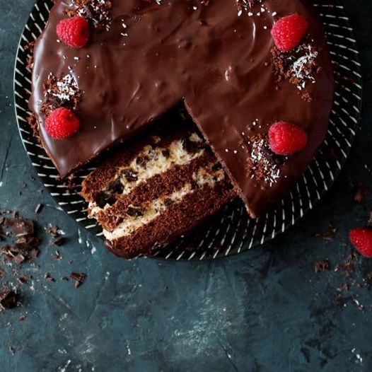 Σοκολατένια τούρτα με φρούτα γλασέ!... 2