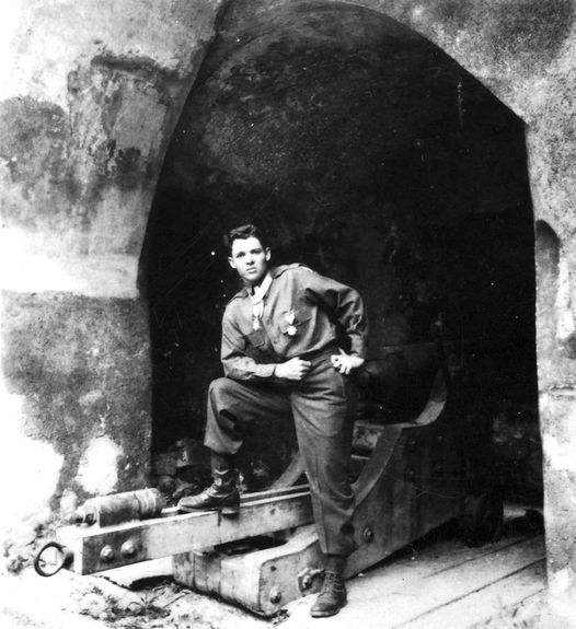 Actor and War Hero Audie Murphy (June 20, 1925 - May 28, 1971).... 2