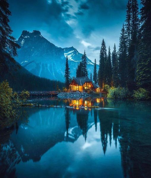 Η Emerald Lake βρίσκεται στο Εθνικό Πάρκο Yoho, στη Βρετανική Κολομβία, στον Καναδά. 2
