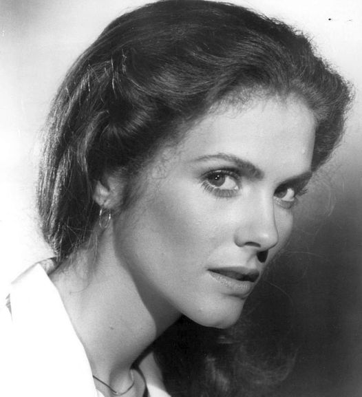 Happy BIrthday to Julie Hagerty who turns 66 today! Pictured here in Airplane (... 2