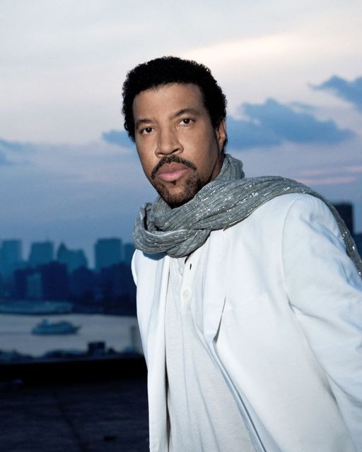 Happy Birthday to Lionel Richie who turns 72 today!... 2