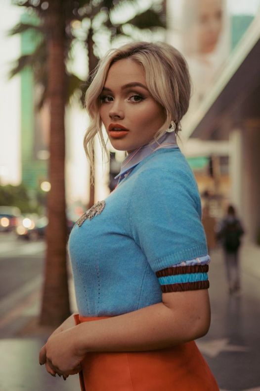 Happy Birthday to up and coming young actress Natalie Alyn Lind who turns 22 tod... 5