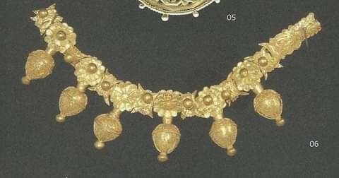 Και άλλο χρυσό περιδέραιο, από τους τάφους των Τεμπών, βρέθηκε κοντά στο αρχαίο ... 2
