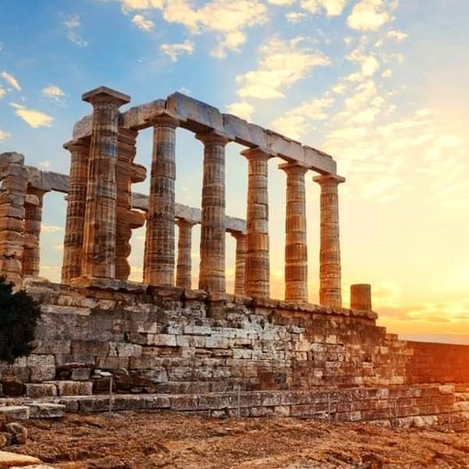 Tι ευτυχία να μπορούσε ο Έλληνας να σεριανίζει στην Ελλάδα χωρίς ν’ ακούει φωνές... 1