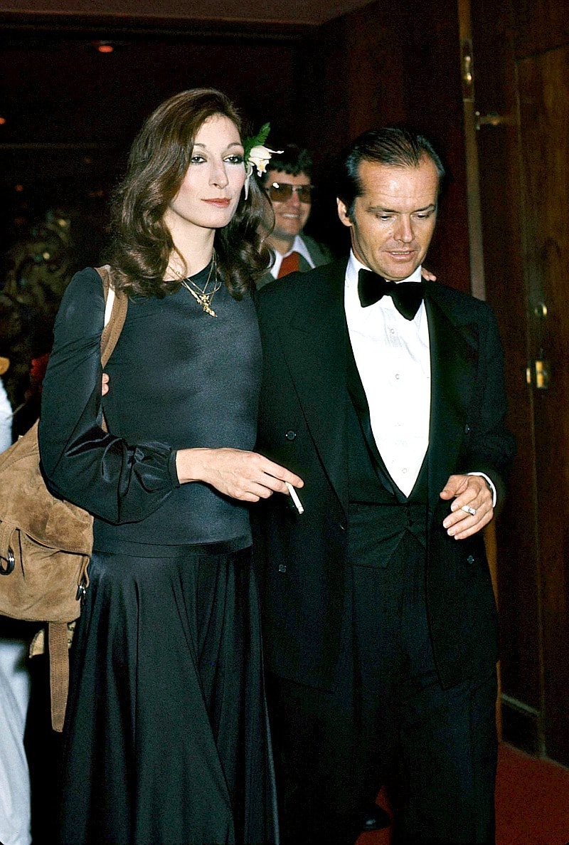 Jack Nicholson & Anjelica Huston... 5