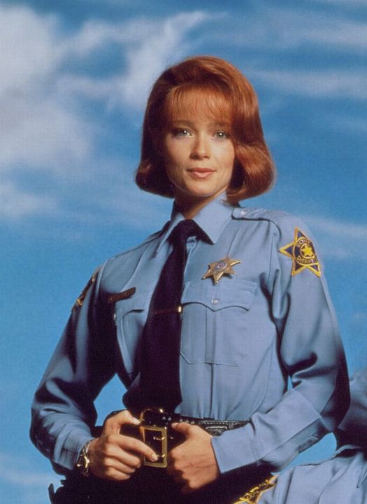 Happy Birthday to Lauren Holly who turns 58 today!  Pictured here on Picket Fenc...
