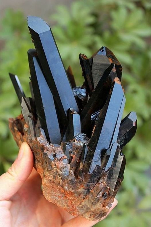 Το smoky quartz είναι η σκούρα μορφή χαλαζία με χρώμα που κυμαίνεται από ανοιχτό...