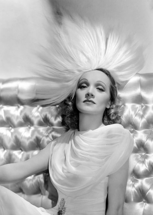 Marlene Dietrich... 1