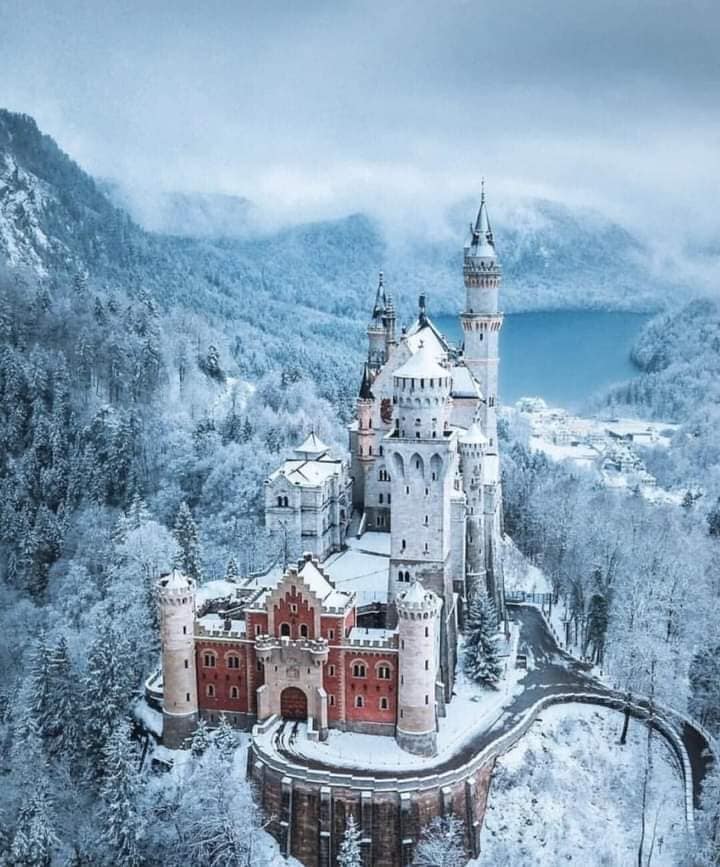Το πιο όμορφο κάστρο Neuschwanstein στη Γερμανία... 1