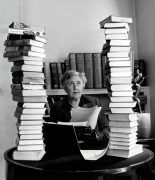 Agatha Christie (15 Σεπτεμβρίου 1890 - 12 Ιανουαρίου 1976)....