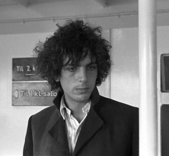 Syd Barrett (6 Ιανουαρίου 1946 - 7 Ιουλίου 2006) των Pink Floyd.... 1