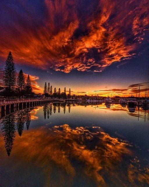 Όμορφη αντανάκλαση ηλιοβασιλέματος στα καθαρά νερά της Αυστραλίας... 1