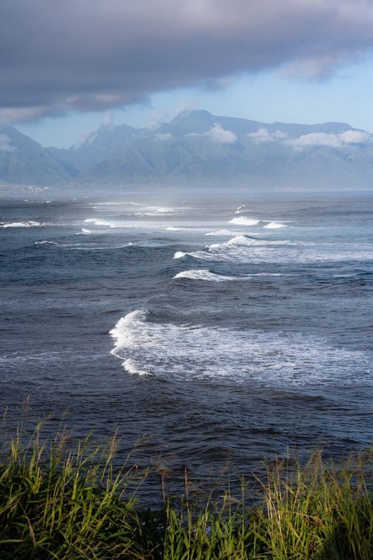 Μουντά κύματα. Μάουι, Χαβάη.... 1