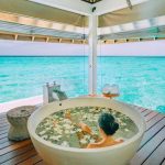 Μπανιέρα με θέα στον Ωκεανό στις Μαλδίβες...