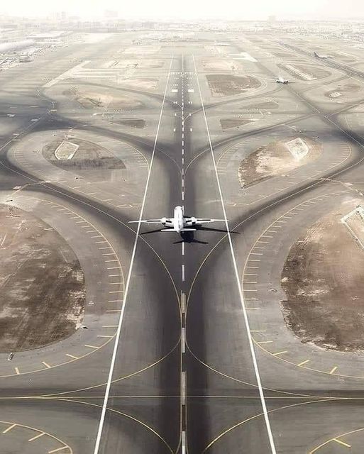 Ντουμπάι, Διεθνές Αεροδρόμιο, ΗΑΕ... 1