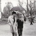Ο Anthony Perkins και η Brigitte Bardot κατά τη διάρκεια του Une Ravissante Idiote (1964)...