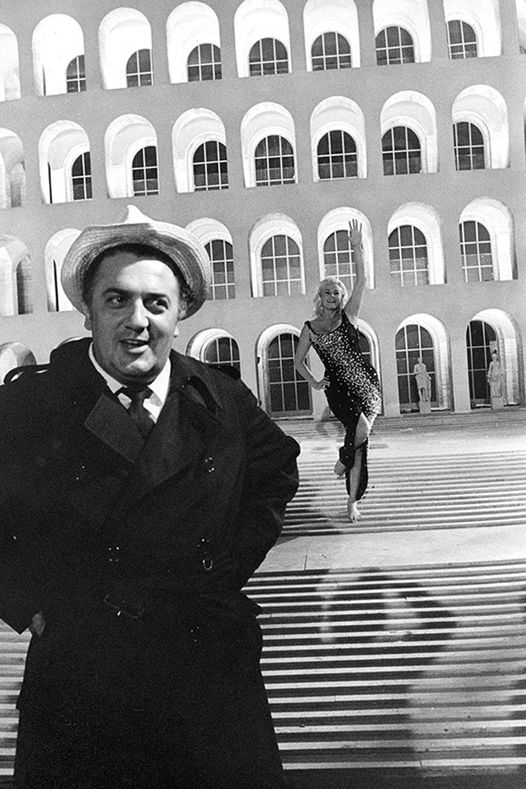 Ο Federico Fellini και η Anita Ekberg φωτογραφήθηκαν από τον Willy Rizzo, Ρώμη, 1962.... 1