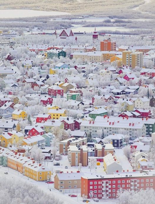 Πολύχρωμη πόλη Kiruna στη Σουηδία... 1