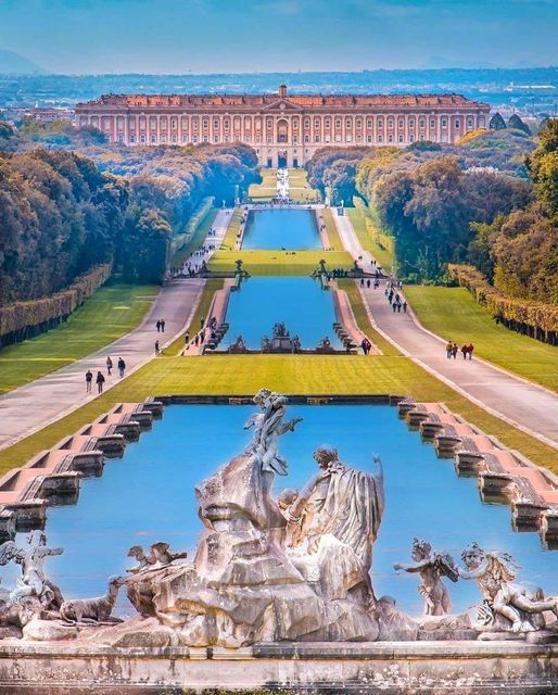 Το Βασιλικό Παλάτι της Καζέρτα, Ιταλία... 1