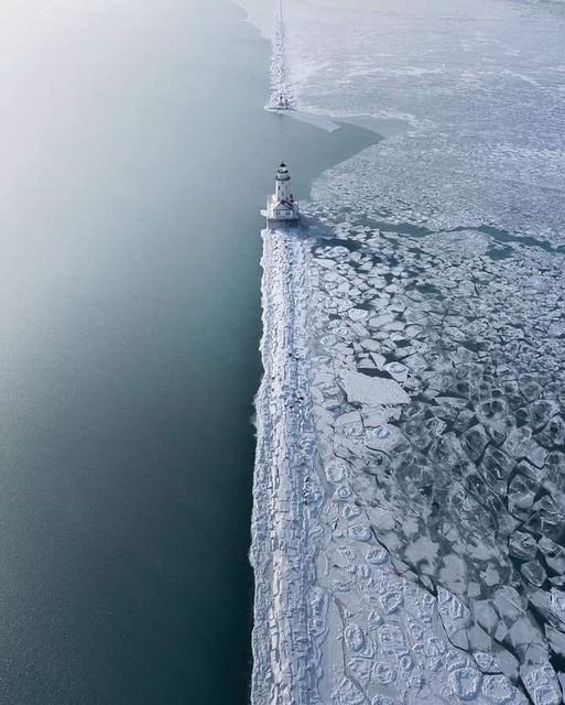 Χειμερινοί τόνοι στην ακτή του Σικάγο Φωτογραφία από τον Simeon Pratt... 1