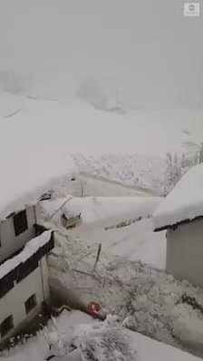 Χιονοστιβάδα στις ιταλικές Άλπεις... 1
