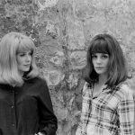 Η Catherine Deneuve και η Françoise Dorléac φωτογραφήθηκαν από τον Giancarlo Botti κατά τη διάρκεια...