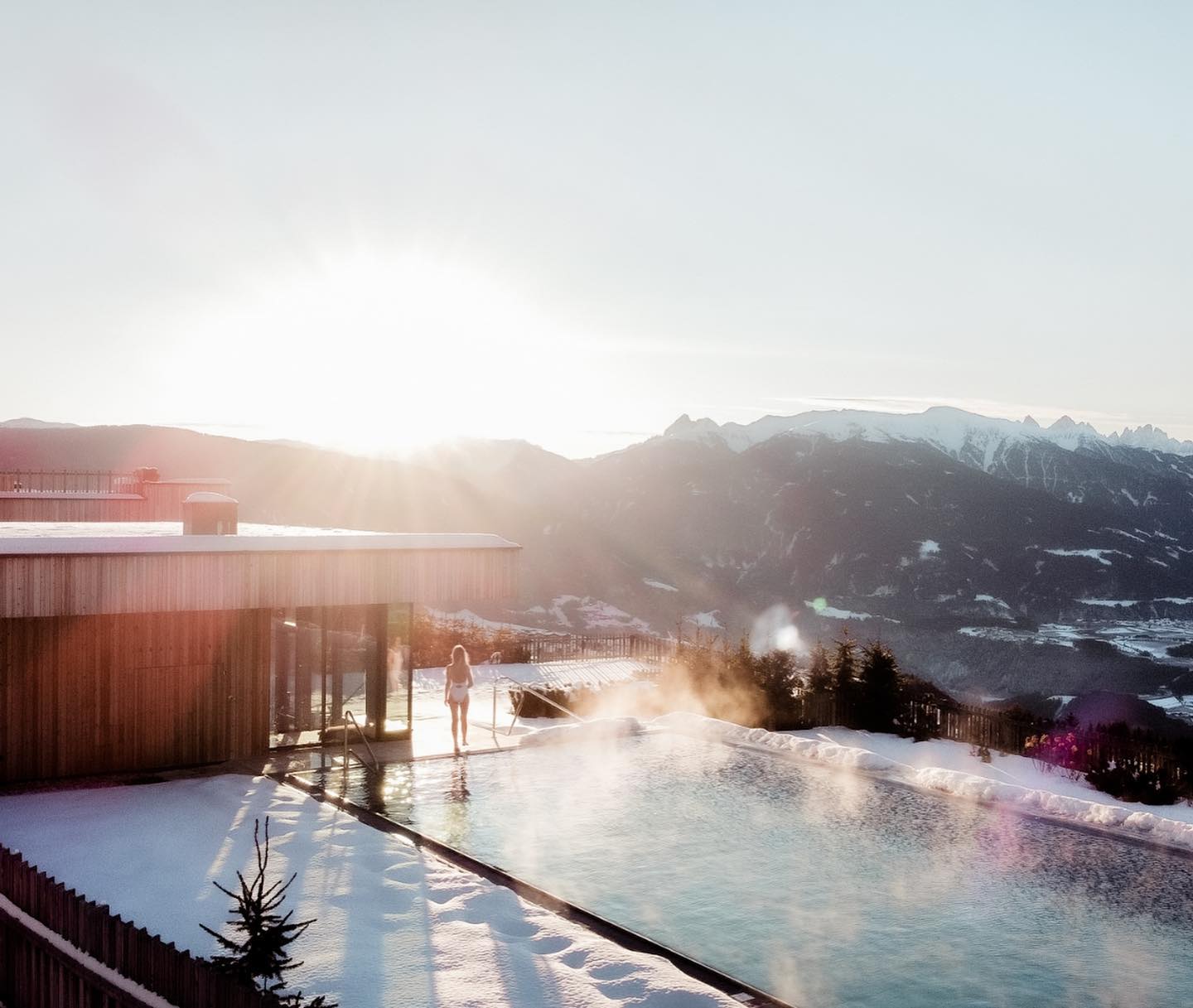 Το @tratterhof_mountainskyhotel είναι η πύλη σας για πεζοπορία, σκι και ευεξία στο I... 3