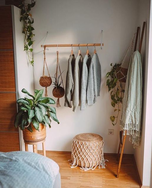Coziness of bedroom by @surfers.jungalow... 1