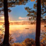 Morning Mist στη λίμνη Echo, Σολοράντο, ΗΠΑ...