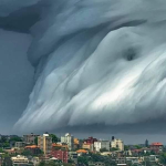 Απίστευτα μοναδικό τσουνάμι σύννεφων πάνω από το Σίδνεϊ...