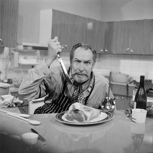 Ο Vincent Price διασκεδάζει στην κουζίνα.... 1