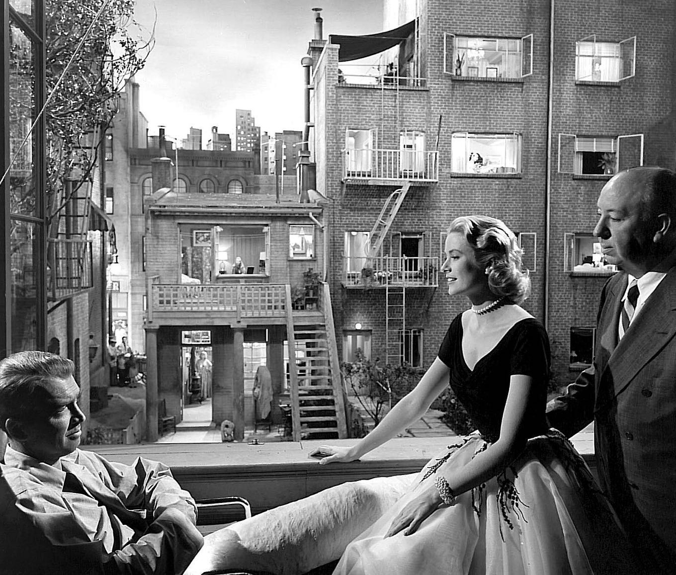 Πίσω από τις σκηνές του Rear Window (1954)... 1
