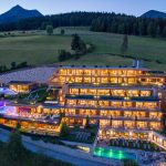 Το @tratterhof_mountainskyhotel είναι η πύλη σας για πεζοπορία, σκι και ευεξία στο I...