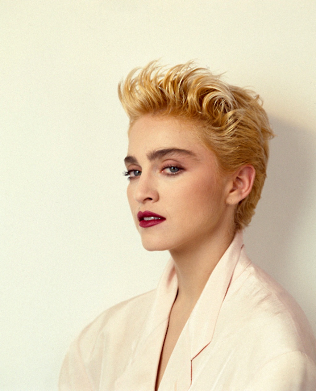 Η Madonna φωτογραφήθηκε από τον Herb Ritts, 1987.... 4