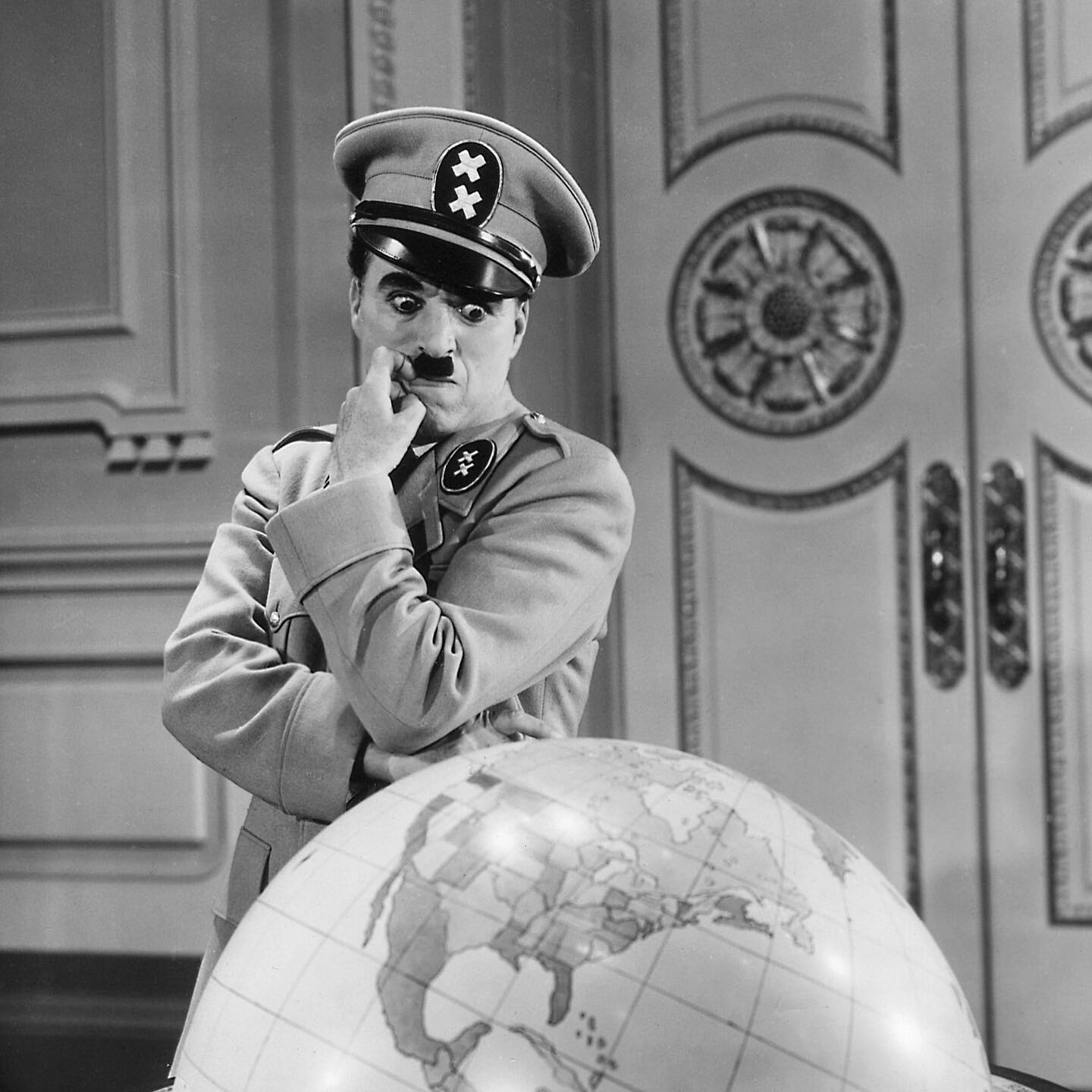 Ο μεγάλος δικτάτορας (1940), ο Τσάρλι Τσάπλιν... 1