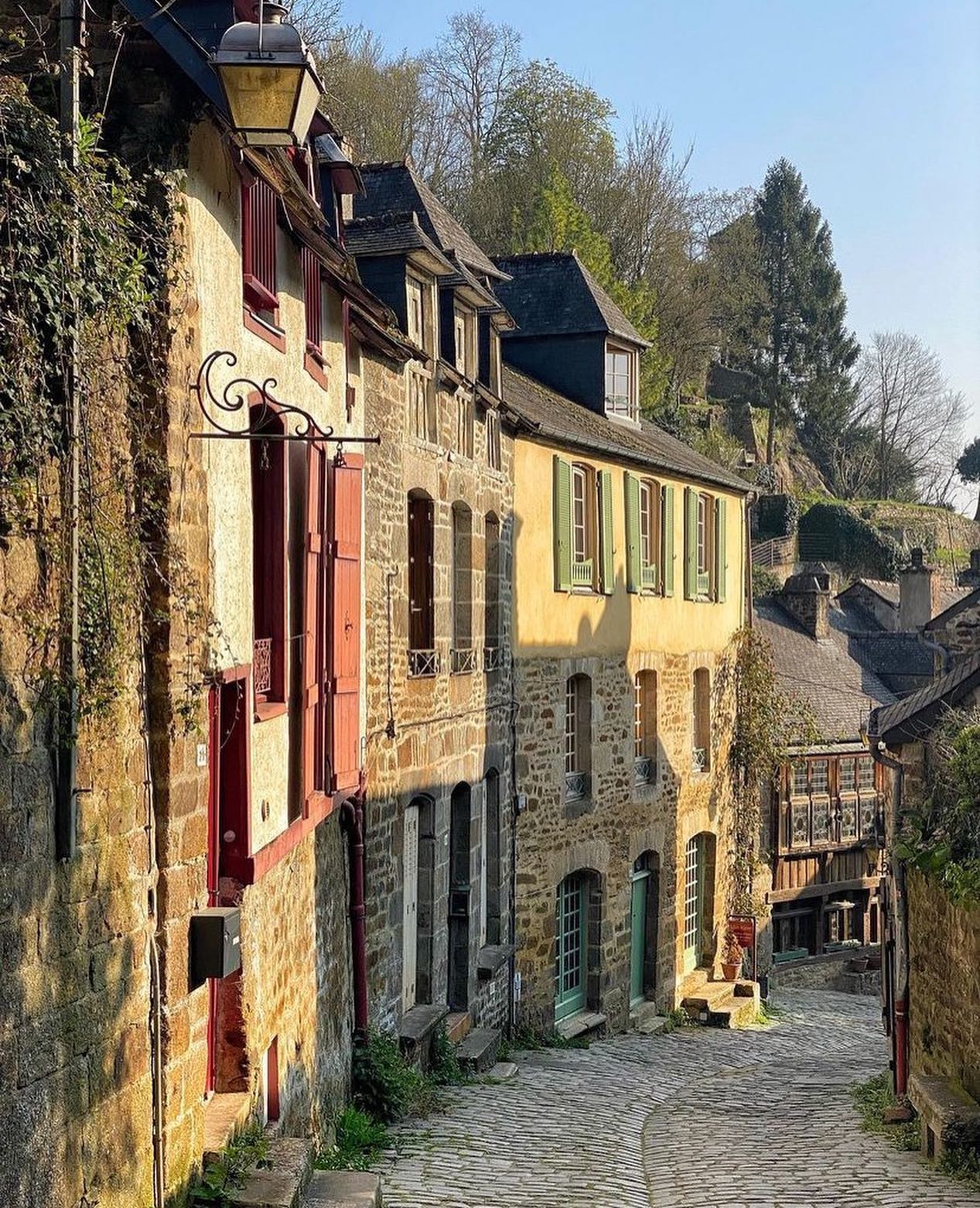 Ντινάν, Γαλλία - Μεσαιωνική γοητεία από ημιξύλινα σπίτια και λιθόστρωτα ... 3