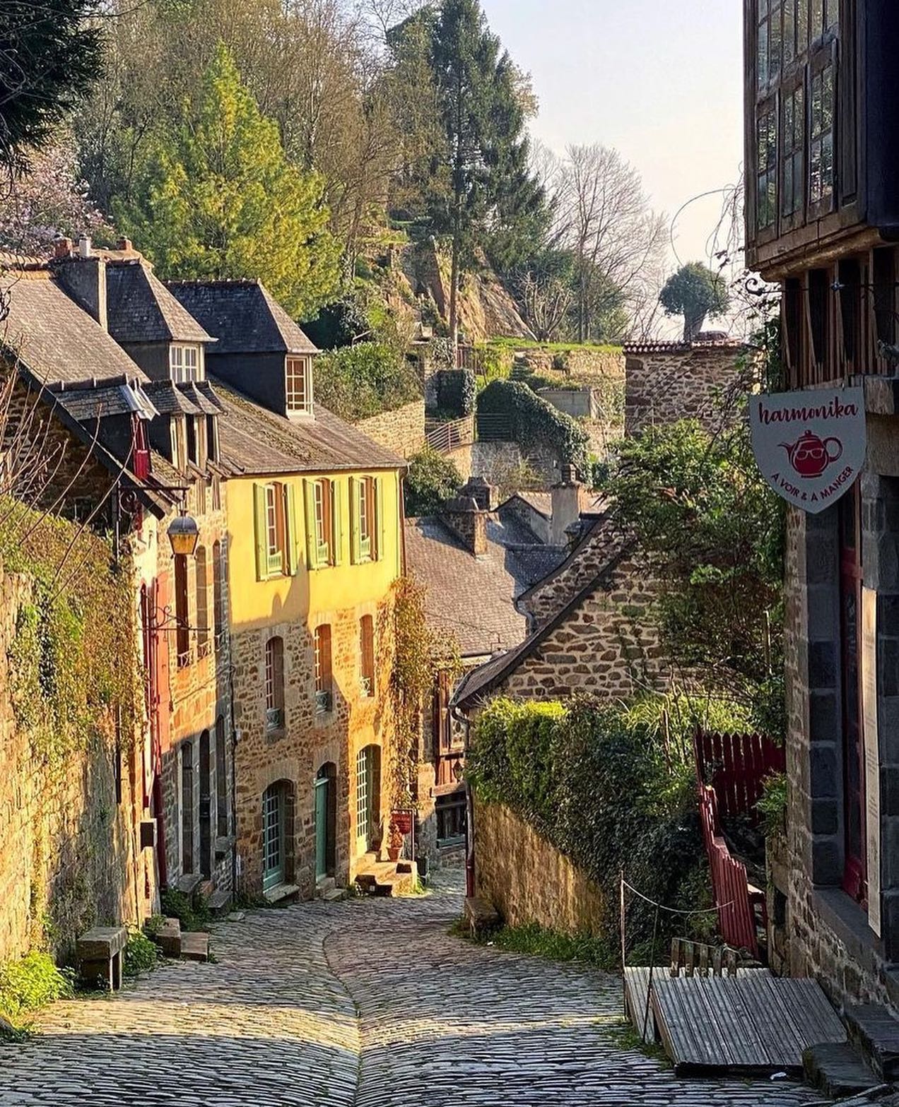 Ντινάν, Γαλλία - Μεσαιωνική γοητεία από ημιξύλινα σπίτια και λιθόστρωτα ... 5